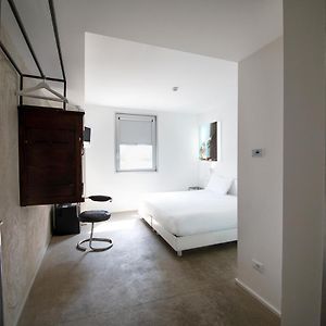 Standard Zimmer mit Kingsize-Bett